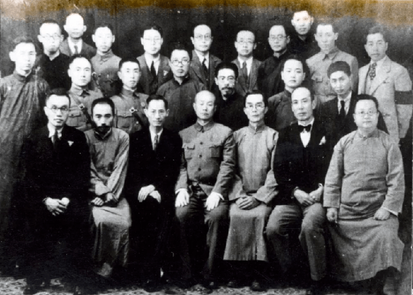 1938年4月国立西南联合大学委员合影.png